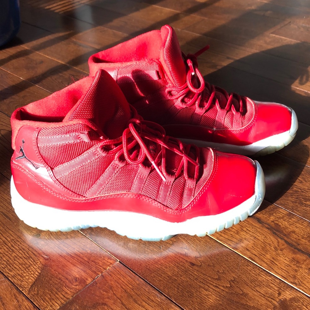 Air Jordan 11  (2017) “Gym Red”